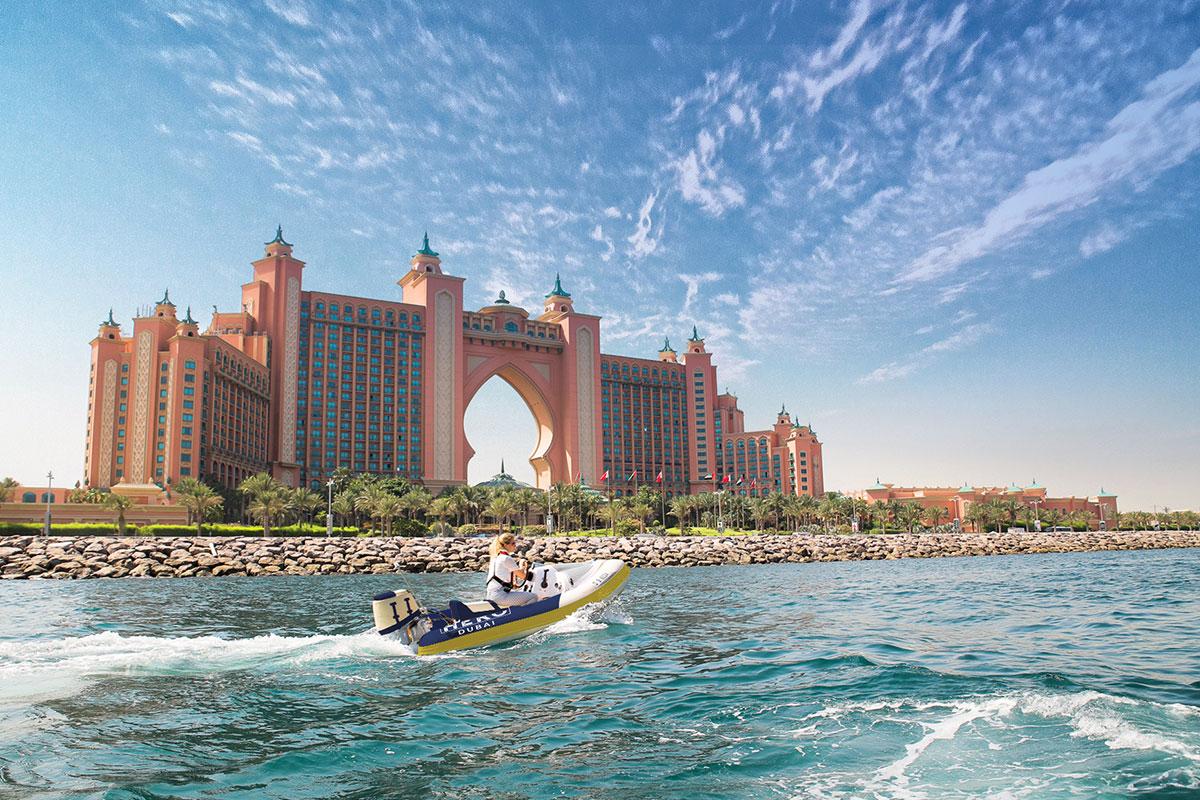 Tour en bateau sans permis avec Dream Dubai